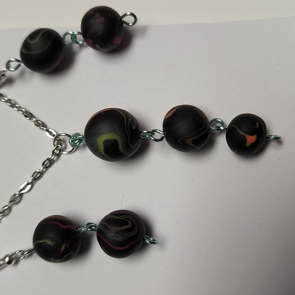 Handmade polymer clay bead earring and necklace set. - Picture 6 of 8